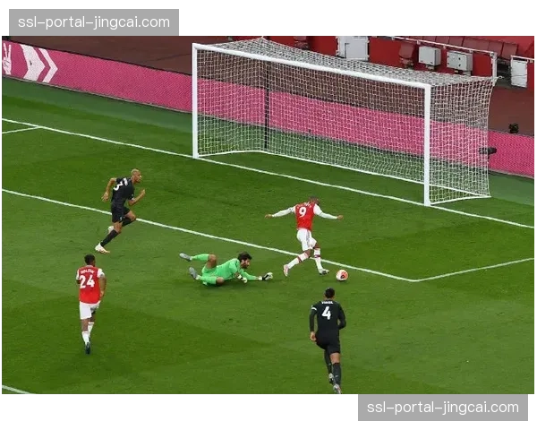 “利物浦4-2逆转布莱顿，主队下半场高压逼抢成功扭转局势”